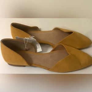 Old Navy Flats shoes Casual Woman’s, Color Mustard Suede